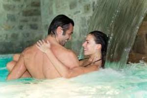 2 Notti – COCCOLE ALLE TERME piscine termali calde  32-34-36° nuova area Spa con saune  € 220